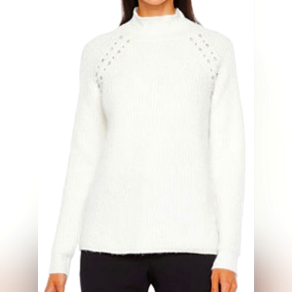 New Liz Claiborne White Long Sleeve Sweater